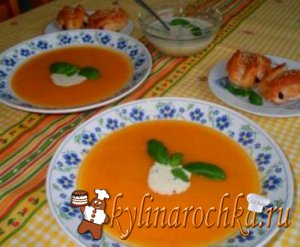 Морковный суп с песто